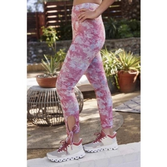 Daily Practice Anthropologie Small Allie Leggings Pink Floral Watercolor - Picture 2 of 7